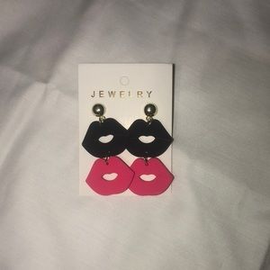 1 pair Ladies Sexy Black & Pink Lip Shaped Acrylic Earrings